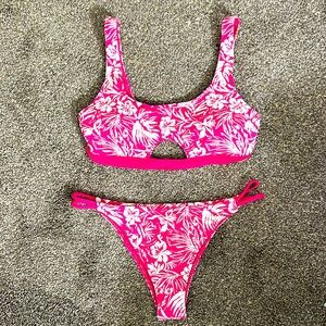 NWOT Roxy 2-piece Pink and White Bikini set - Large